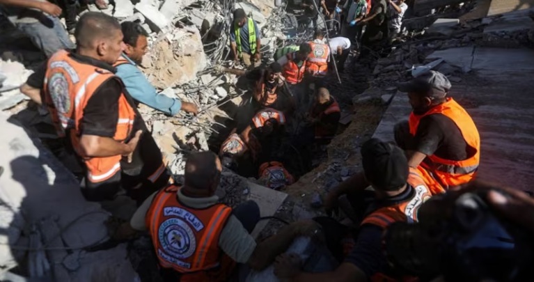Ciudad de Gaza - derrumbe de edificio