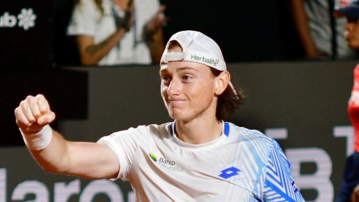 Ignacio Buse durante su participación en el circuito ATP, donde se consolidó entre los mejores tenistas del mundo.