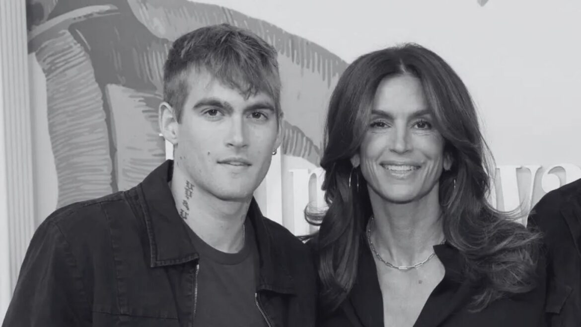 Presley Gerber, hijo de Cindy Crawford, durante una aparición pública como modelo.