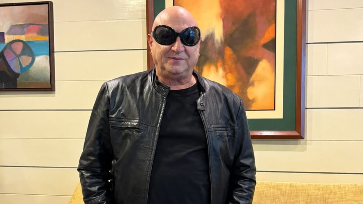 Guillermo Novellis de La Mosca Tsé-Tsé sostuvo una entrevista con Ellos&Ellas.