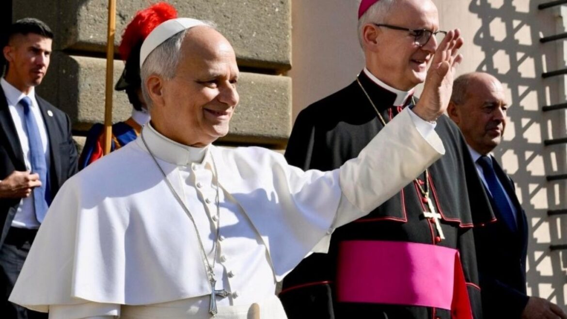 El papa León XIV durante una de sus apariciones públicas en el Vaticano.