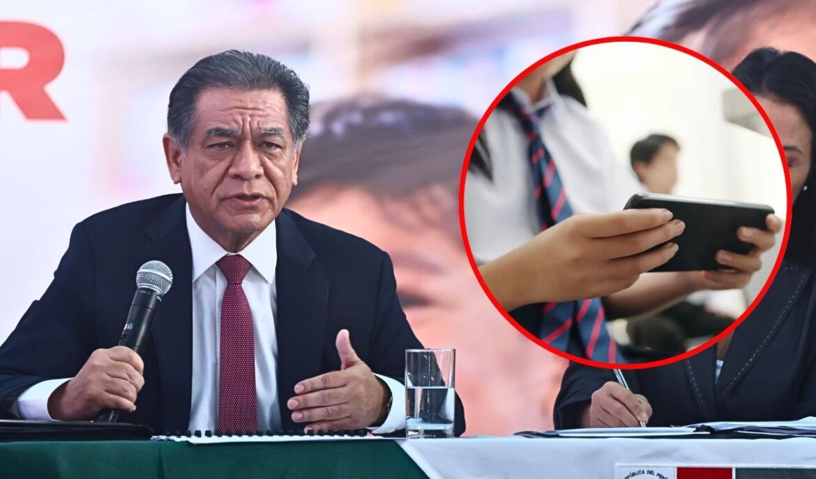 José Antonio Chang oficializó la prohibición de celulares en colegios. Foto: composición Caretas/Andina/Minedu