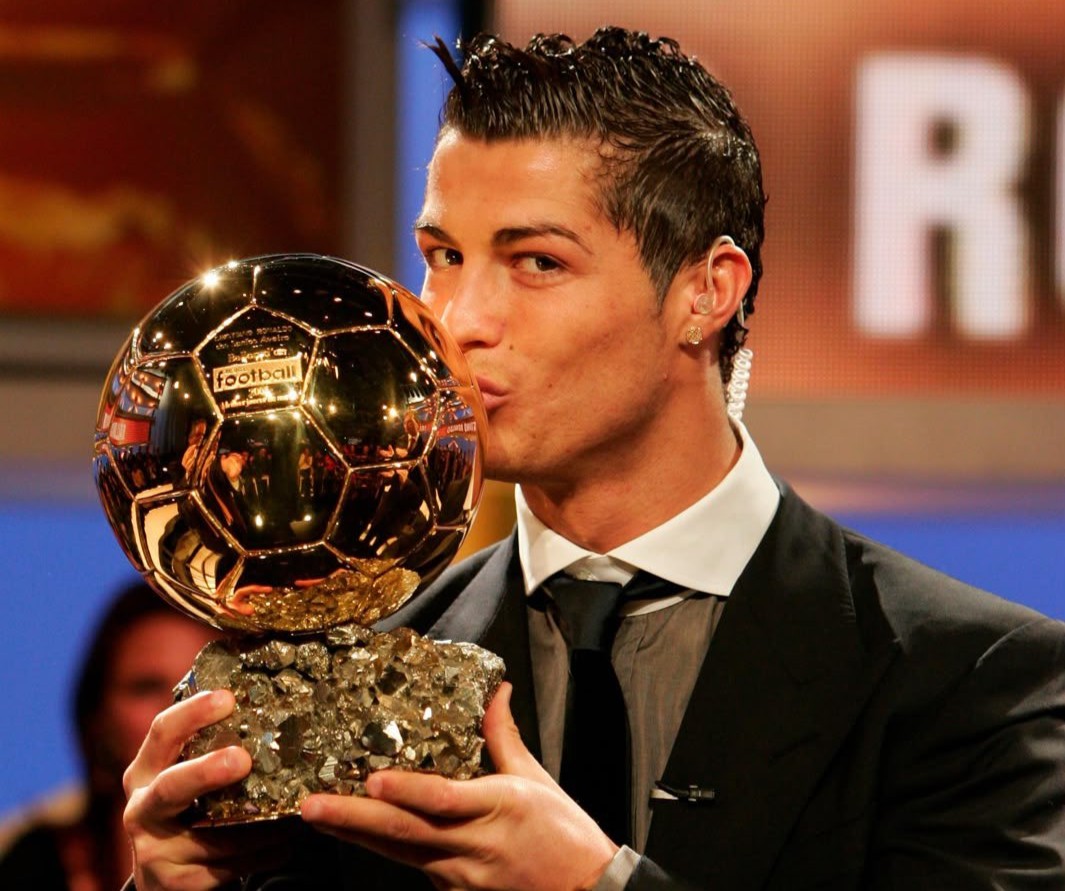 Cristiano Ronaldo superó al astro argentino en una votación especial de France Football (Foto: Cristiano Ronaldo)