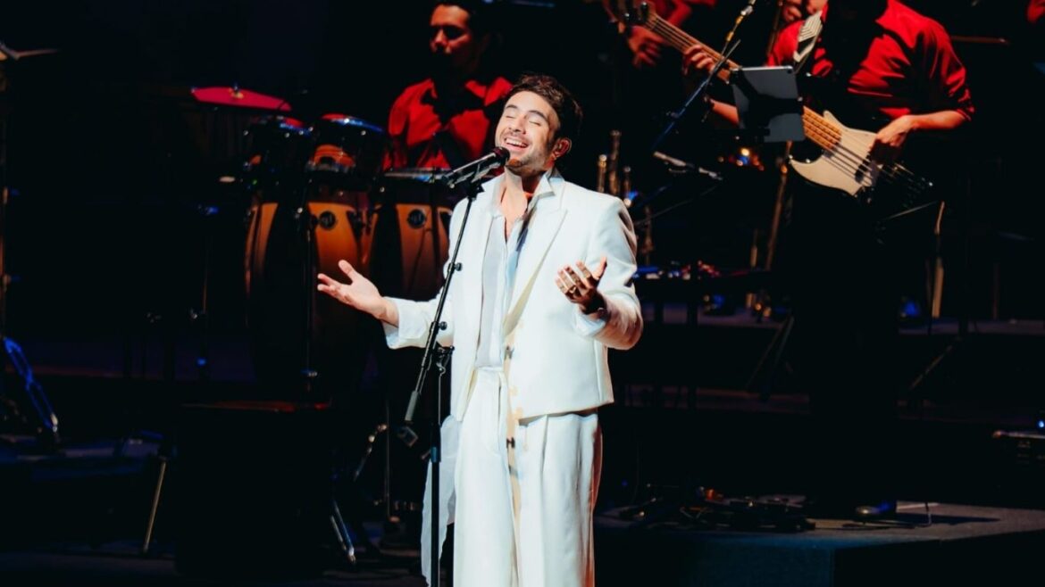Adrián Bello durante su presentación de Gospel Sinfónico en el Gran Teatro Nacional.