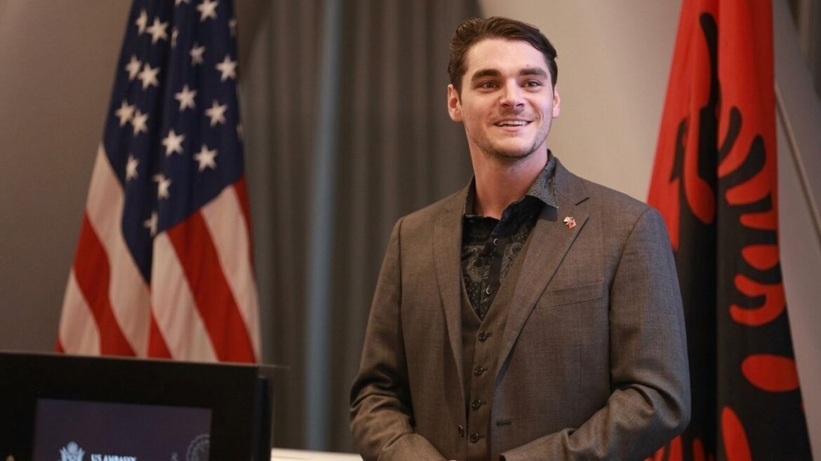 RJ Mitte durante su trayectoria como actor, recordado por interpretar a Walter White Jr. en Breaking Bad.