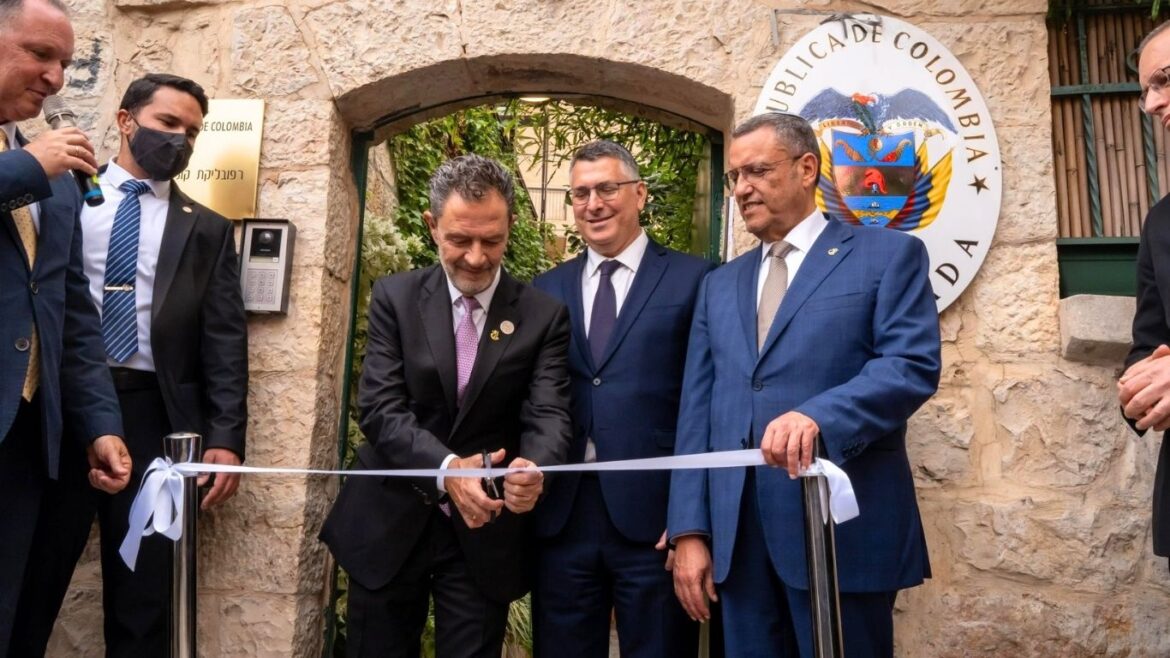 El Gobierno de Abelardo de la Espriella inauguró la embajada de Colombia en Israel. Foto: Cancillería de Colombia
