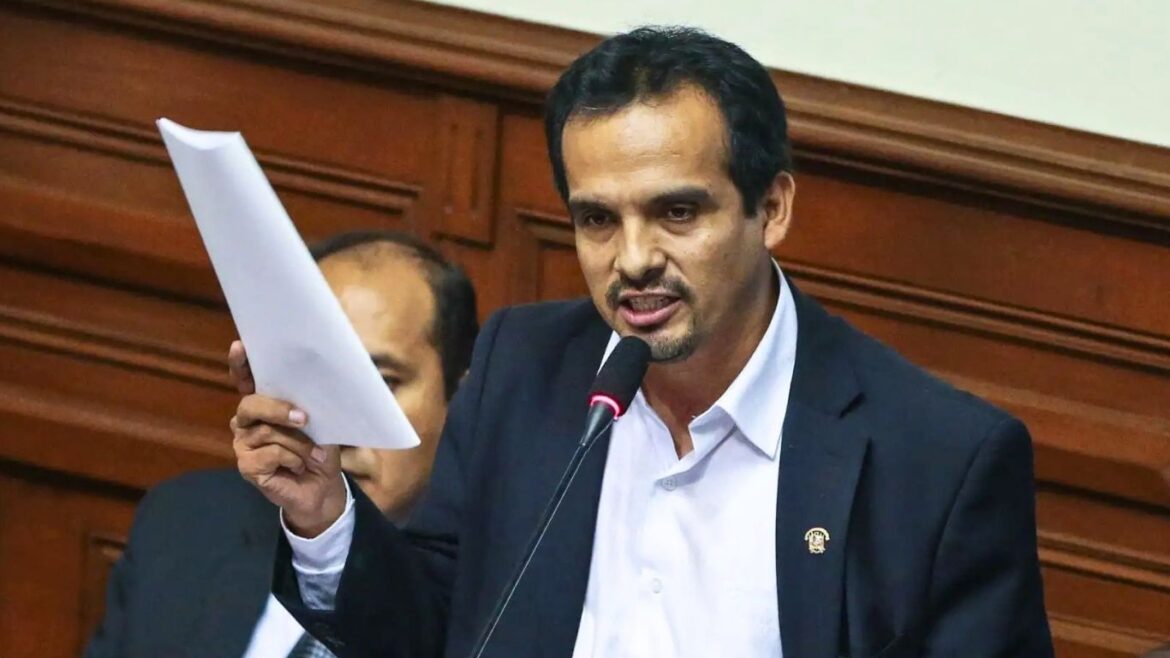 Humberto Morales apuntó contra la aprobación de facultades en el Senado. Foto: Andina