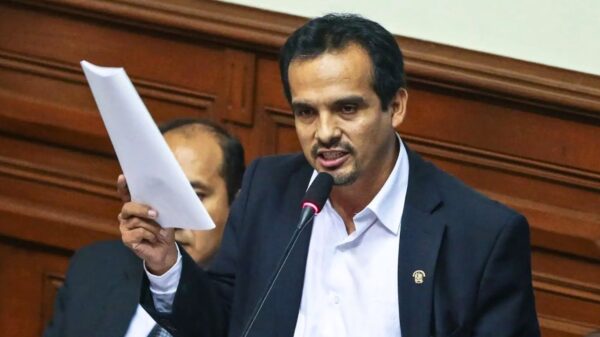 Humberto Morales apuntó contra la aprobación de facultades en el Senado. Foto: Andina