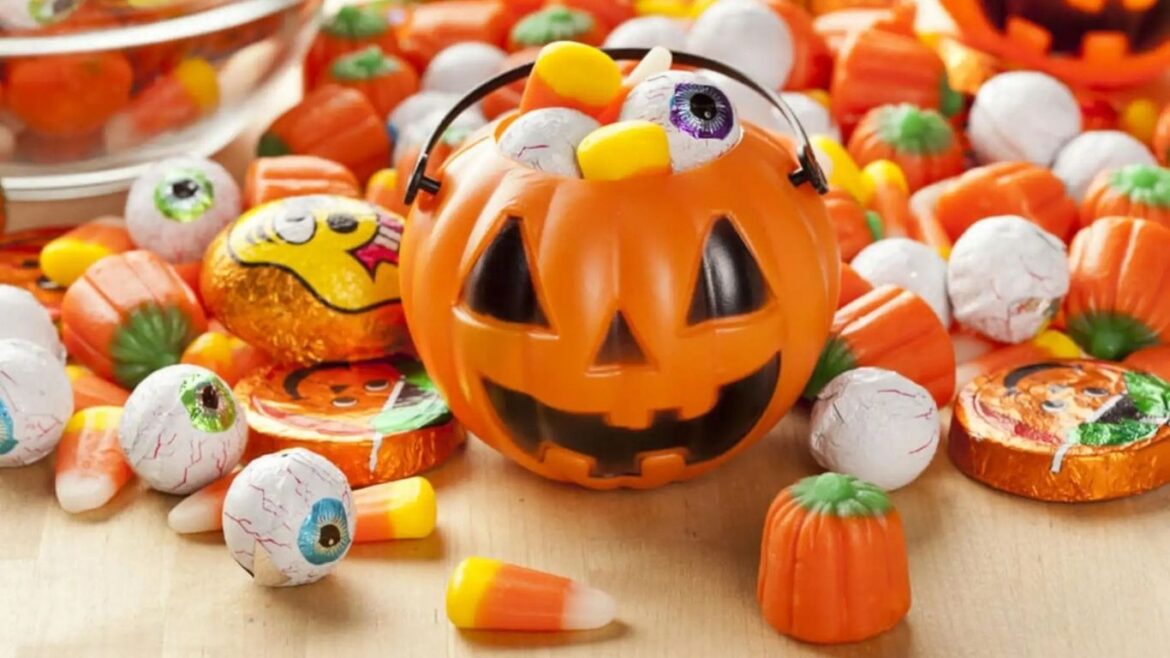 Halloween se acerca y piden prevención en torno a la higiene bucal de niños. Foto: Andina