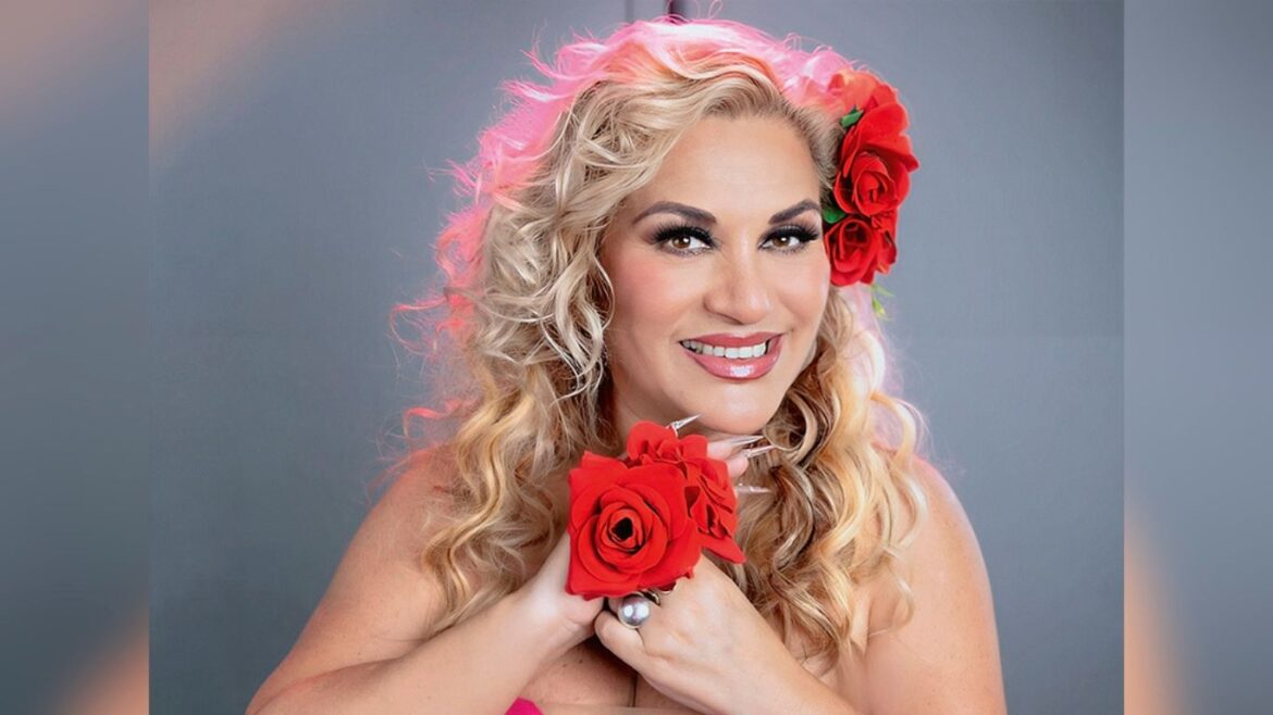 Rosaflor, intérprete de música criolla y afroperuana, promociona su espectáculo Mestiza por sus 45 años de trayectoria artística.