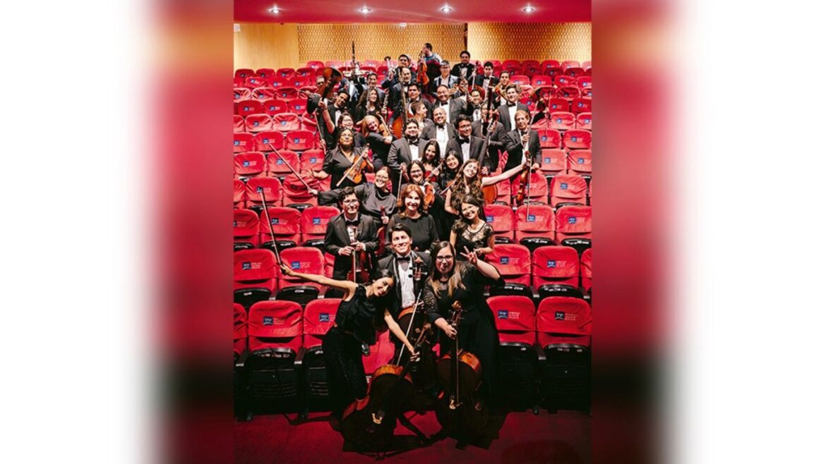 Concierto de la Orquesta Filarmónica de Lima en el Gran Salón del Club de la Unión, con obras de Schubert y Mendelssohn.