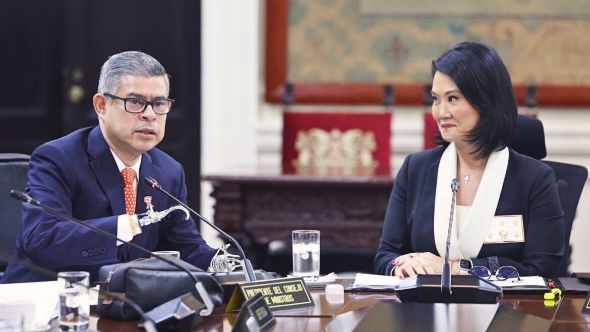 Keiko Fujimori ratificó su respaldo a Luis Galarreta. Foto: PCM