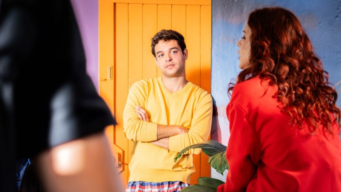 Franco Pennano en su regreso como Cristóbal Montalbán en Al fondo hay sitio y en su debut protagónico en El club de la seducción.