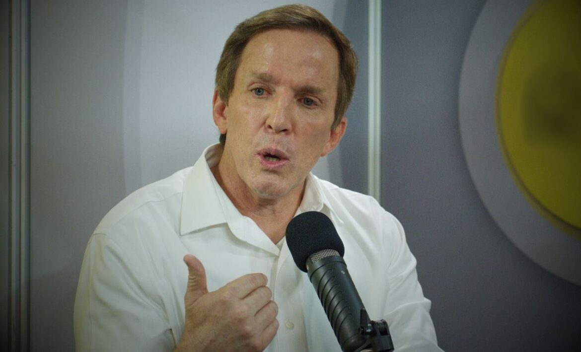 Francis Allison espera que las actas impugnadas mejore sus puntos en los resultados de la ONPE. Foto: Jesús Maza / Caretas