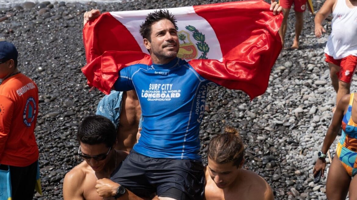 Piccolo Clemente derrota a rivales de Estados Unidos, Francia y Sudáfrica y se corona campeón mundial a los 44 años. Foto: ISA World.