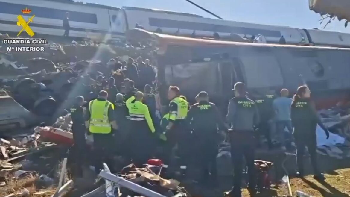 9. España: choque entre un tren Iryo y un AVE deja decenas de muertos y obliga a cancelar servicios. Foto: captura Guardia Civil.